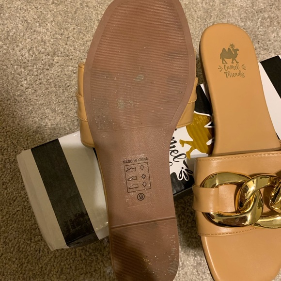 Super cute boutique flat sandals BNWT - Picture 3 of 5